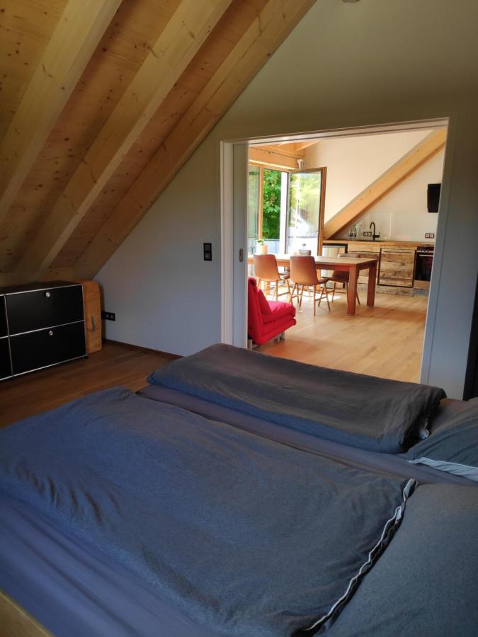 Ferienwohnungen Und Zimmer In Reutlingen-Goenningen Exterior photo