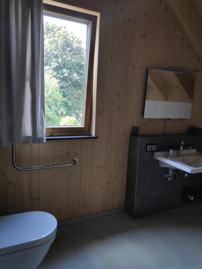 Ferienwohnungen Und Zimmer In Reutlingen-Goenningen Exterior photo