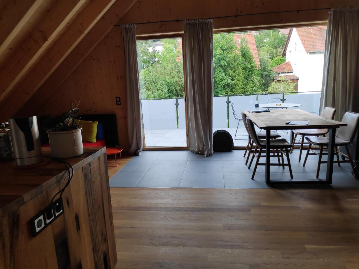 Ferienwohnungen Und Zimmer In Reutlingen-Goenningen Exterior photo