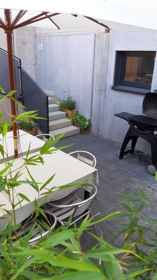 Ferienwohnungen Und Zimmer In Reutlingen-Goenningen Exterior photo